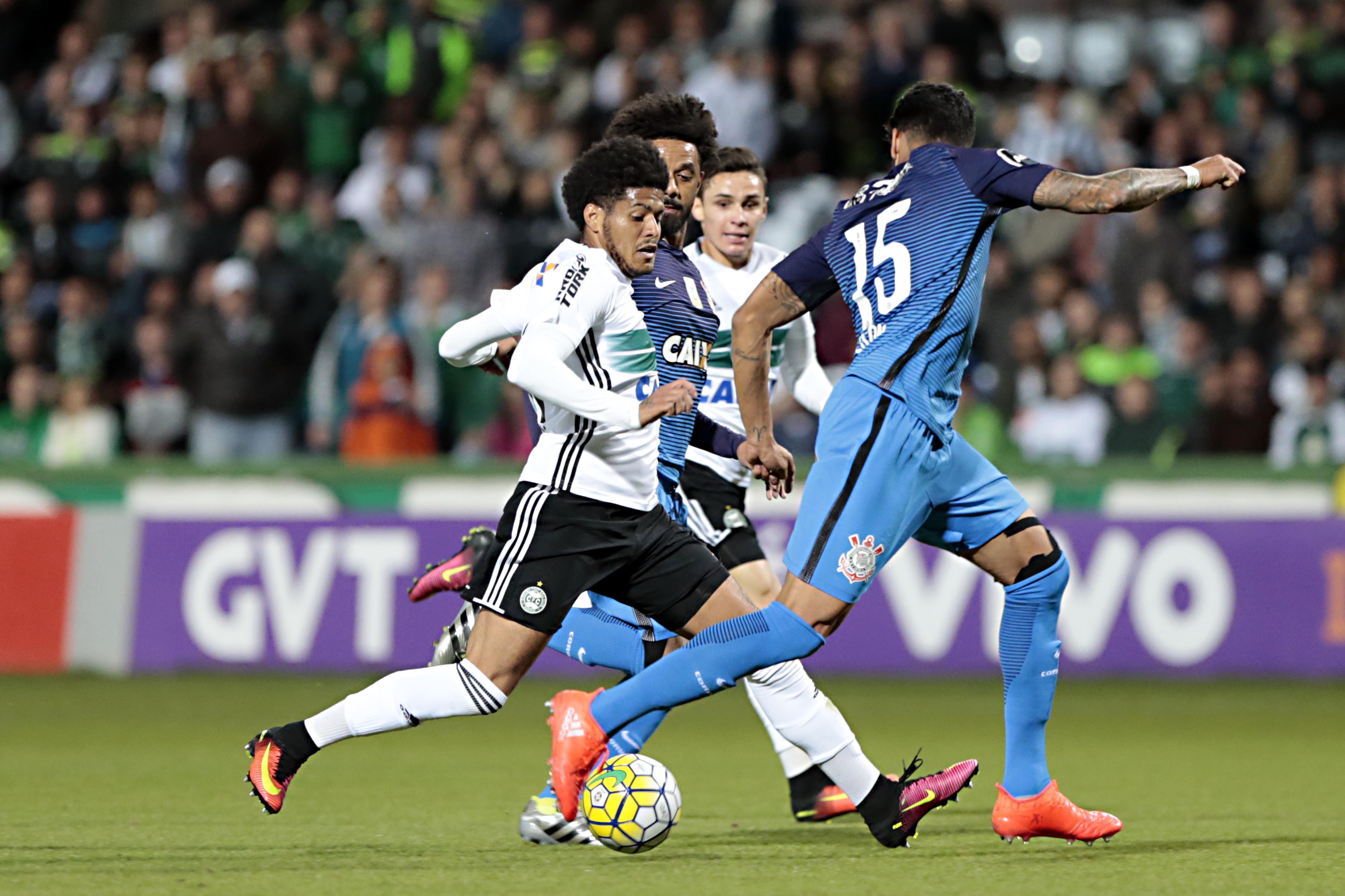 Leandro foi o autor do gol do Coxa. Foto: Albari Rosa