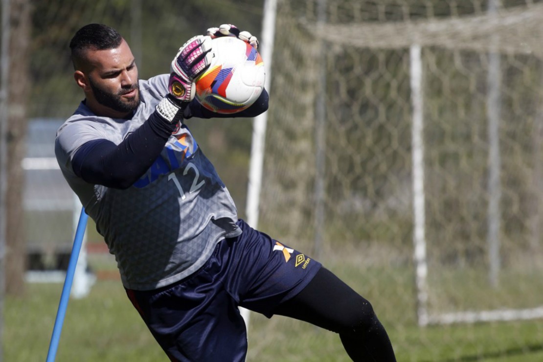 "Quero voltar a jogar na minha casa", disse Weverton sobre o retorno para a Baixada. Foto: Henry Milleo