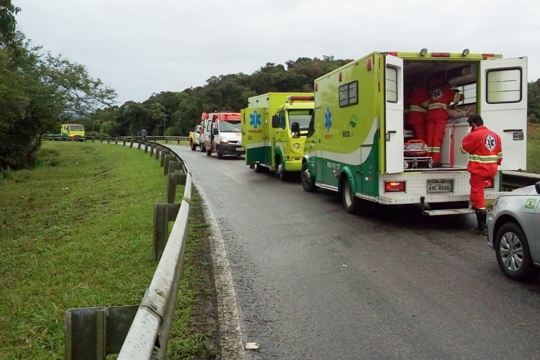 Outras três pessoas que estavam no veículo sofreram ferimentos graves. Foto: PRE/Divulgação