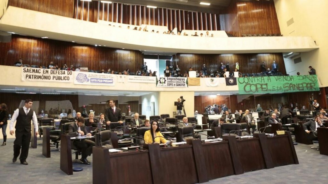 Cinco medidas do pacotaço de Richa são aprovadas na Assembleia