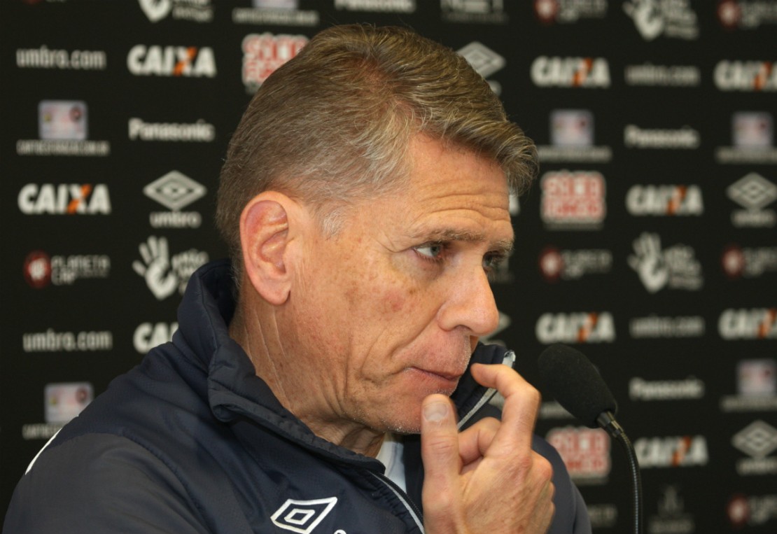 Paulo Autuori quer todos juntos para ajudar o Atlético. Foto: Aniele Nascimento