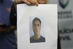 Segundo comparsa é procurado. Foto: Antônio More.