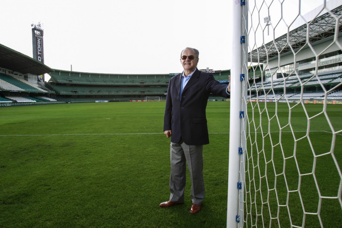 “É, sim, hora de começarmos o planejamento”, diz Alceni, perguntado sobre a construção de um novo estádio. Foto: Daniel Castellano