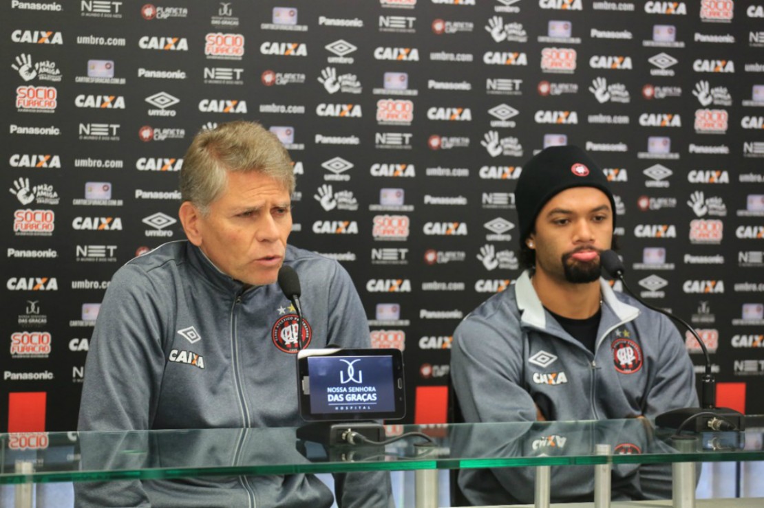 Otávio elogiou Paulo Autuori pelo bom rendimento defensivo. Foto: Ivonaldo Alexandre