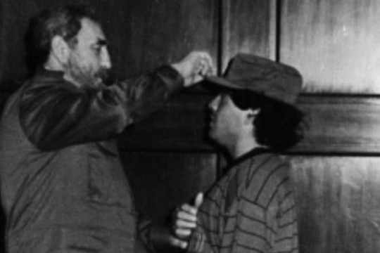 Fidel e Diego Maradona.