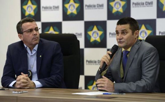 Diretor da Divisão de Homicídios, Rivaldo Barboda, e o delegado de Homicídios da Baixada Fluminense, Evaristo Pontes Magalhães, detalham o assassinato do embaixador da Grécia, Kyriakos AmiridisFernando Frazão/Agência Brasil.