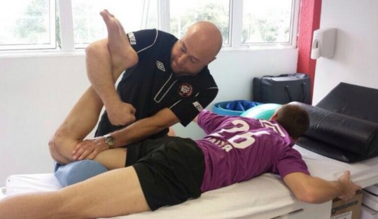 Em 2016, Héracles, sem clube, contou com o apoio do Atlético pra se recuperar de uma fratura no tornozelo. Foto: Arquivo pessoal