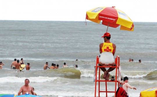 No Paraná, o boletim semanal da balneabilidade começa a ser divulgado a partir de 22 de dezembro. Foto: Arquivo.