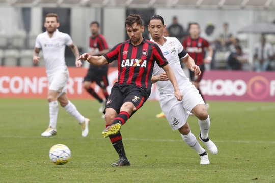 Paulo André foi um dos responsáveis pelos números da defesa do Atlético. Foto: Leonardo Benassatto/Estadão Conteúdo
