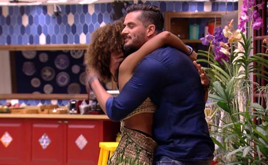 Gabriela Flor encarou o cirurgião Marcos no primeiro paredão. Ela saiu com 59% dos votos.