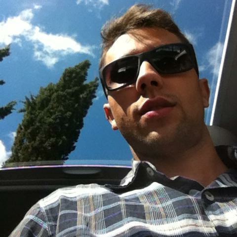 Renan pilotava a moto. Ele morreu na hora. Foto: Reprodução/Facebook.