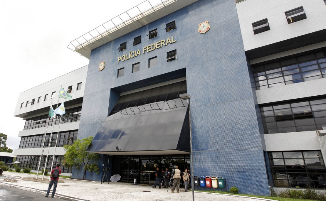 Incêndio na Polícia Federal destrói sala. Foto: Antônio More.