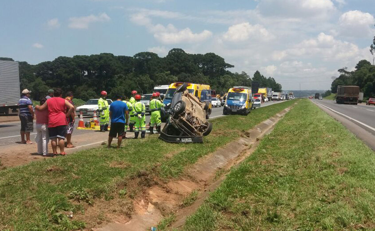 Motorista sem habilitação morre em capotamento no Contorno Leste