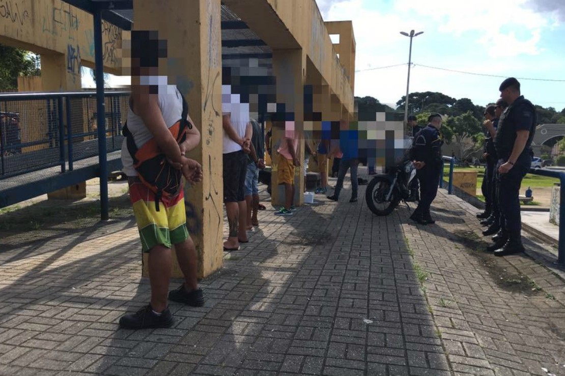 Jovens são detidos pela Guarda Municipal com maconha