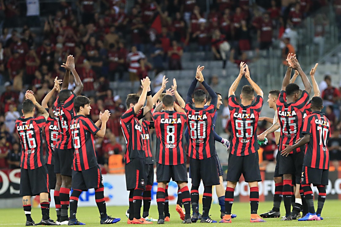 Atlético agradece o apoio da torcida na Arena da Baixada.