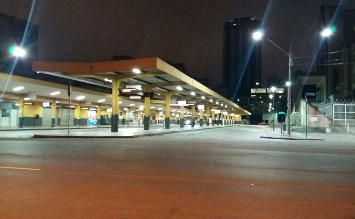 No terminal do Guadalupe, porém, um ônibus da linha Curitiba/Jardim Paulista estava circulando.