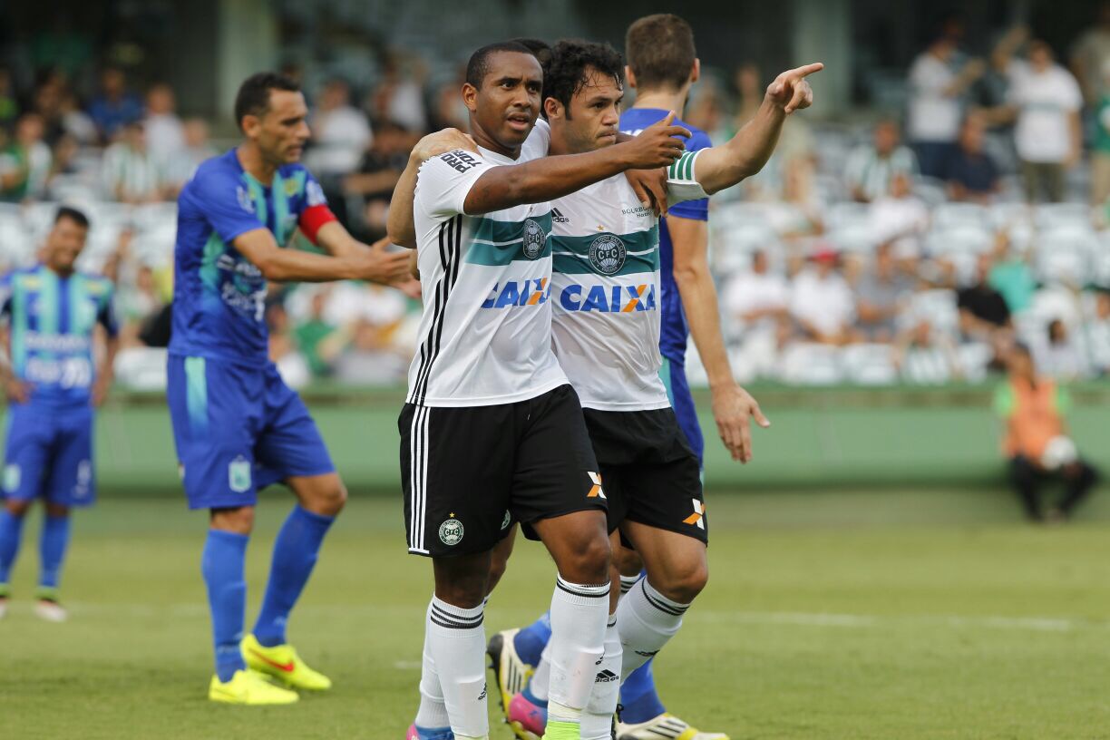 Vitória por 3x0 trouxe um alívio no Alto da Glória.