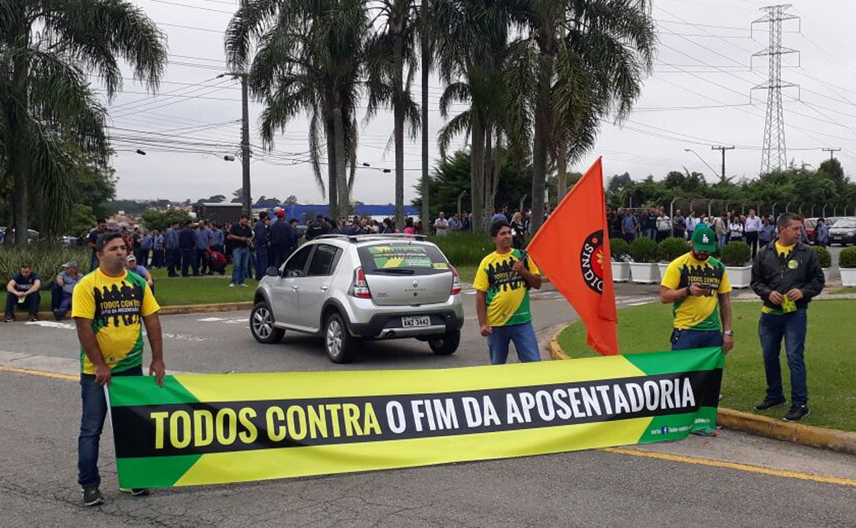 Metalúrgicos de Curitiba e região engrossam mobilização nacional contra mudanças na previdência. Foto: Confraria.