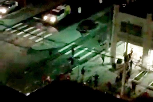 Briga depois do Atletiba foi registrada por moradores. Foto: Reprodução.