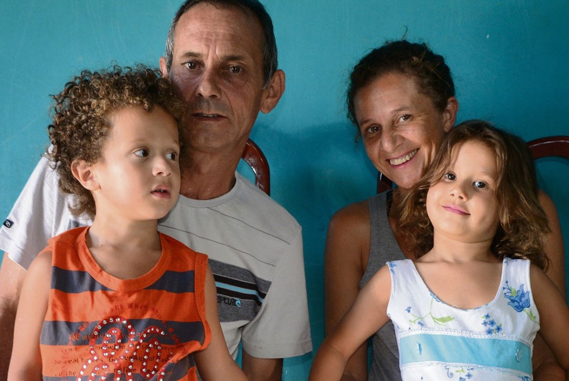 Homem vira pai de gêmeos após fazer vasectomia