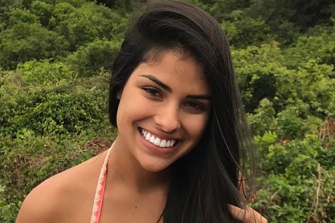 Ex-BBB Munik forra a carteira de dinheiro nas redes sociais