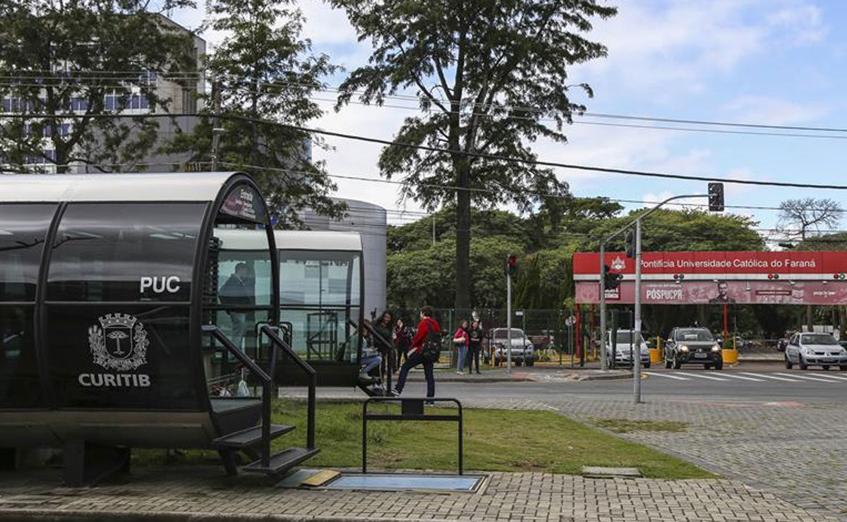 O ligeirinho Curitiba/Fazenda Rio Grande voltará a ser integrado com a estação-tubo da Pontifícia Universidade Católica (PUC). Foto: Pedro Ribas/SMCS.