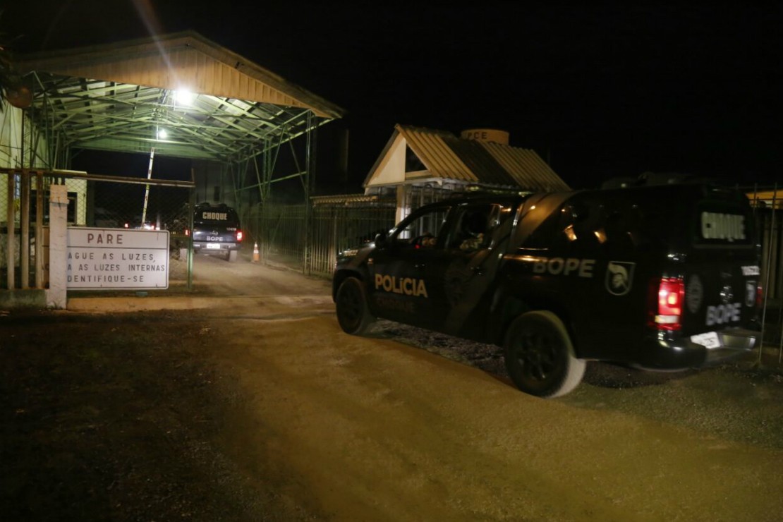 presas fazem reféns durante rebelião em penitenciária feminina