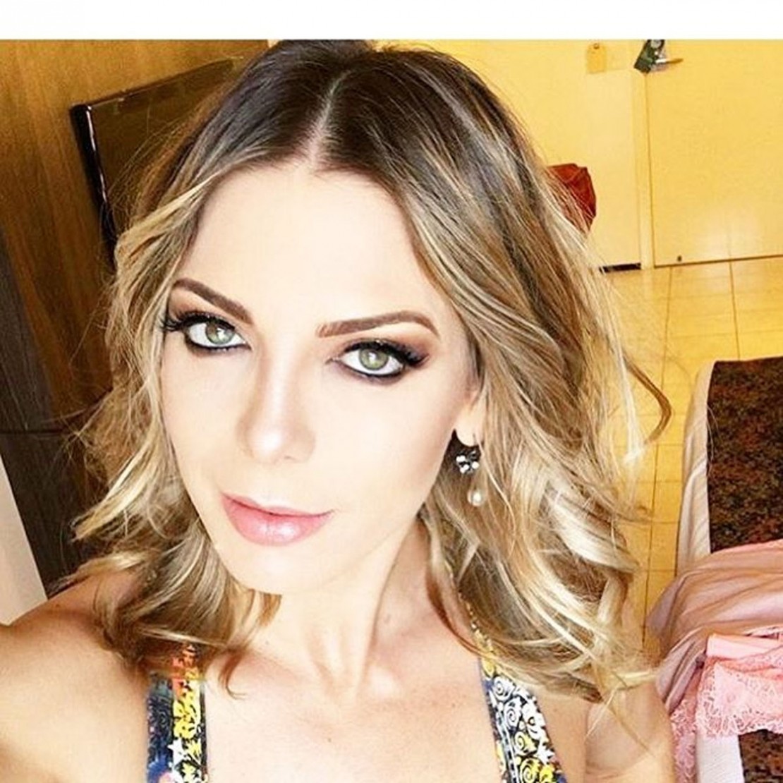 Sheila Melo não vê erotização ao vestir a filha de Marilyn