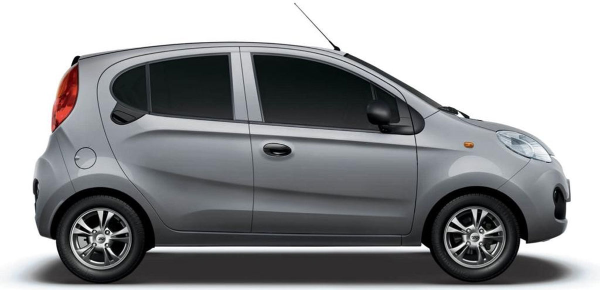 Para chegar à tabela ‘mais popular’ o subcompacto abriu mão de alguns itens presentes nas demais versões. Foto: Divulgação.