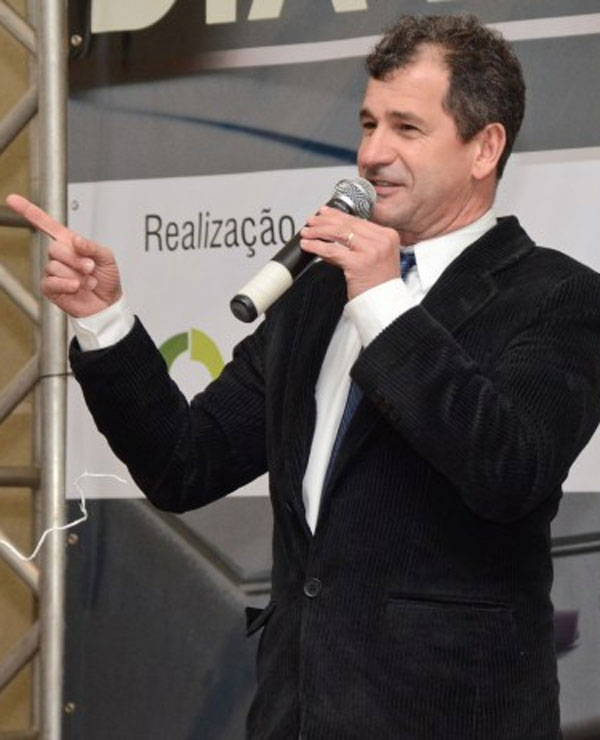 Crise gera uma grande demanda pelos serviços públicos, que precisam ser mantidos", disse Toninho da Farmácia, prefeito de São José dos Pinhais.