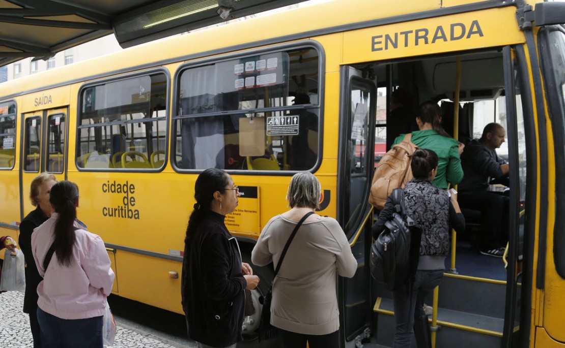 Andreguetto, da Urbs, acha 'absurda' a situação e está revendo contratos. Foto: Felipe Rosa.
