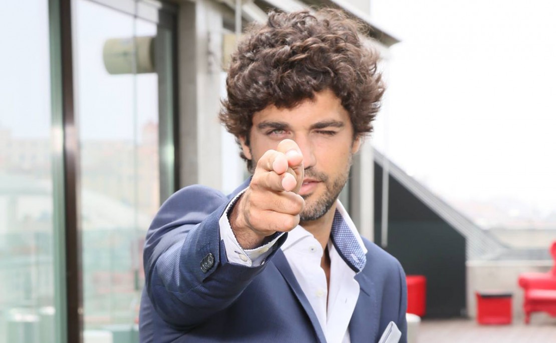 O escolhido para fazer par romântico com a moça foi o ex-jogador de futebol Bruno Cabrerizo. Foto: Reprodução.