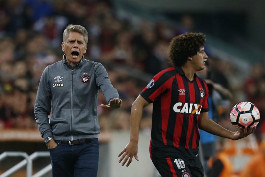 Autuori admitiu que o time involuiu em relação ao ano passado e vê Furacão "nocauteado". Foto: Albari Rosa