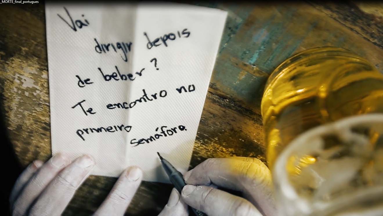 Campanha tem bilhetes escritos pela "própria morte" aos motoristas. Foto: Divulgação Detran Paraná
