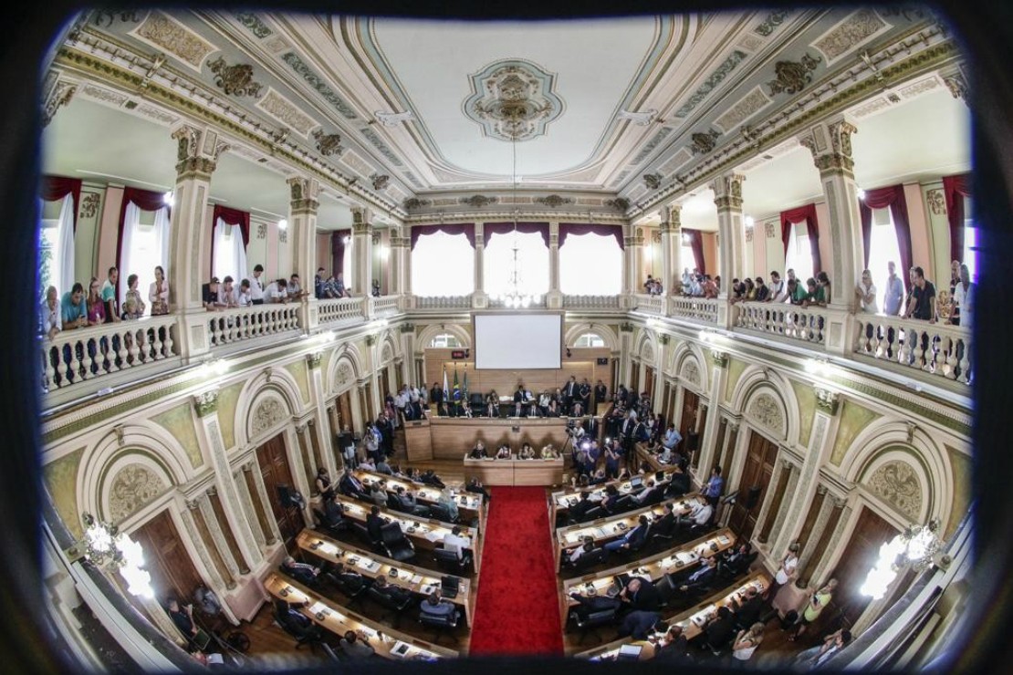 Sede da Câmara Municipal de Curitiba não atende as necessidades do legislativo. Foto: Arquivo/Tribuna do Paraná