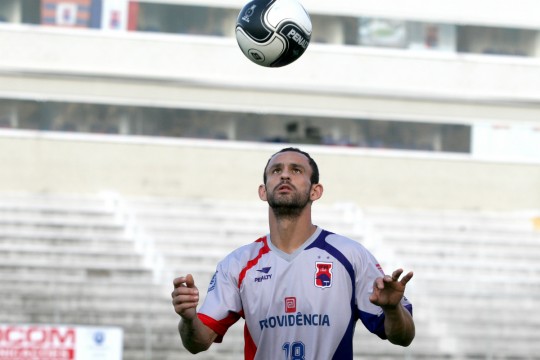 Clênio foi artilheiro pelo Paranavaí, mas não vingou no Paraná Clube. Foto: Arquivo