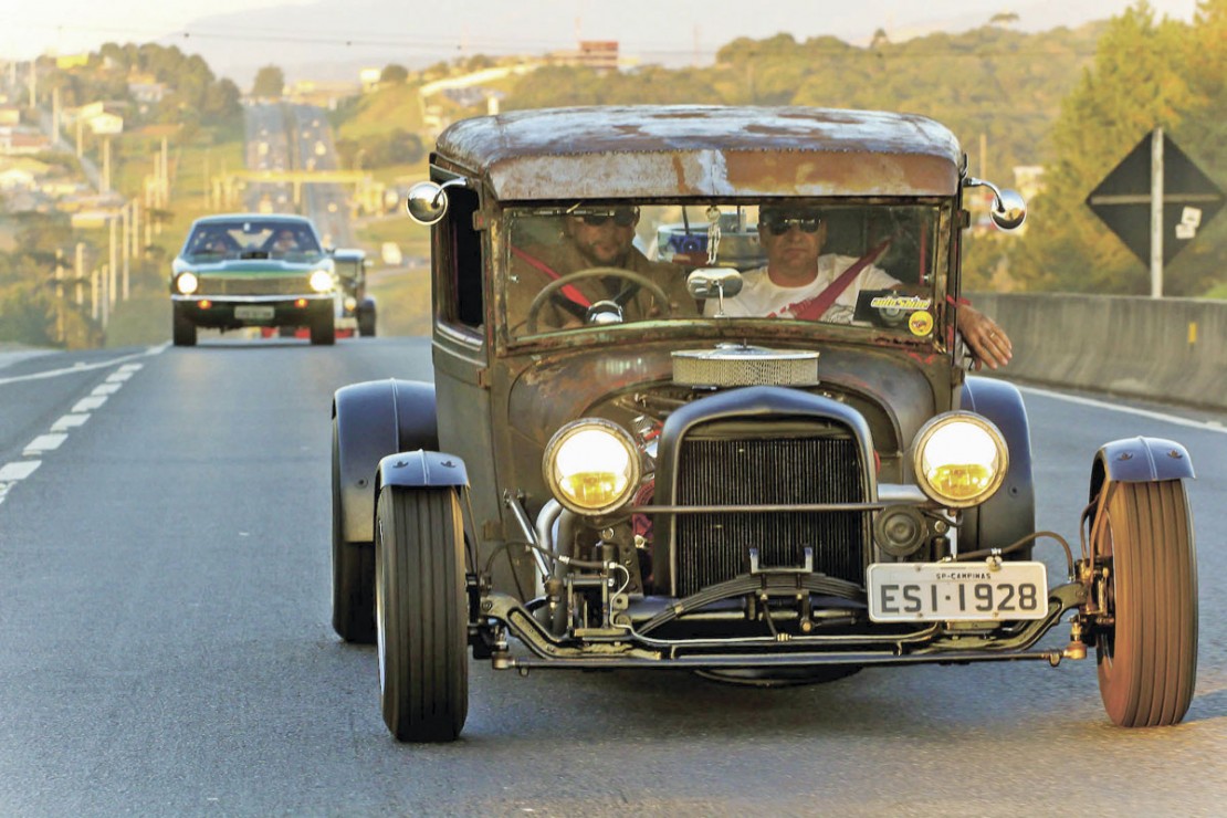 Curitiba terá festival de carros antigos com show
