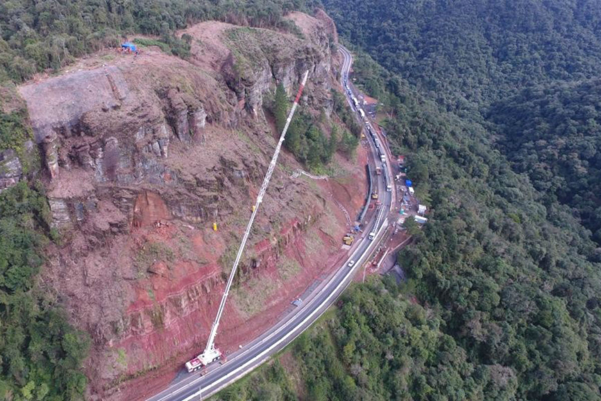 Há risco de queda de barreiras na região da Serra do Espigão. Divulgação/Autopista Planalto Sul