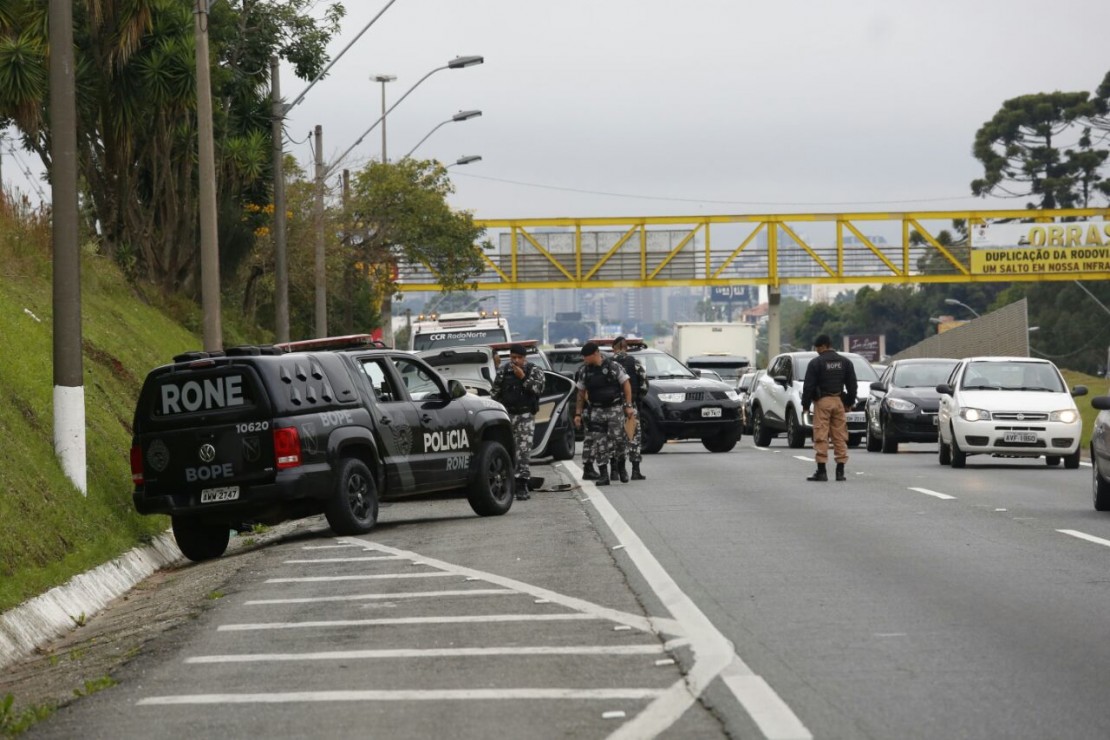 Ação de bandidos que terminou em confronto com a polícia tumultuou a região do Orleans. Foto: Atila Alberti