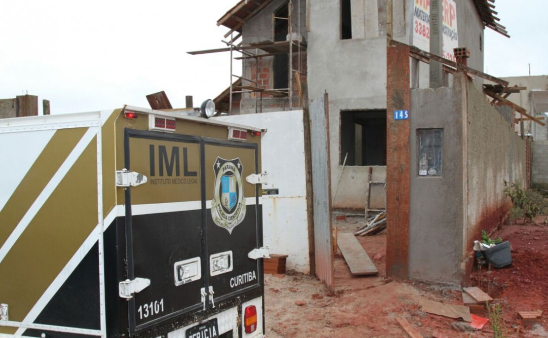 Pedreiro morre após cair de obra em São José dos Pinhais. Foto: Gerson Klaina.