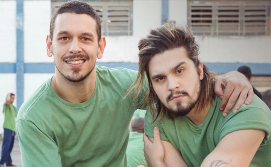 Luan Santana e João Vicente de Castro em cena da novela Rock Story. Foto: Reprodução/Instagram