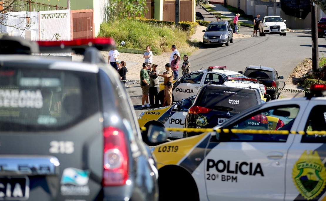Confronto ocorreu dentro da casa do policial, no bairro Boa Vista, nesta manhã. Foto: Giuliano Gomes.