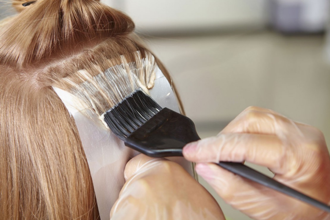 Anvisa proíbe tintura de cabelo e óleo cosmético