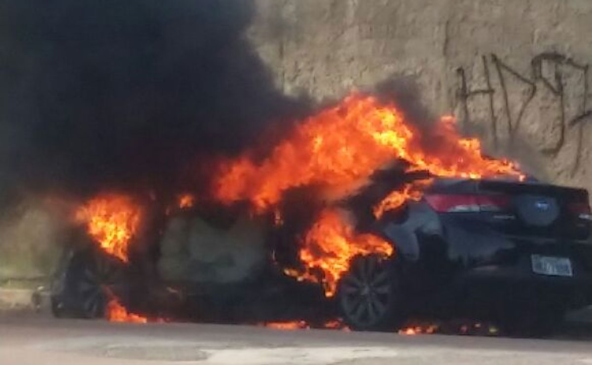 Carro pode ter sido alvo de um atentado. Foto: Colaboração Conseg/Hauer.