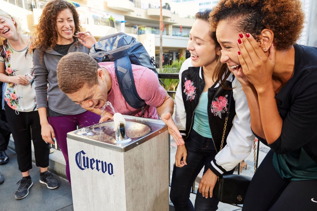 Em ação publicitária, Los Angeles ganha fontes que jorram tequila