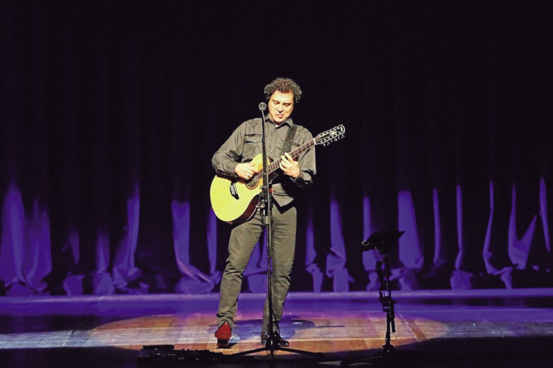 Frejat desembarca em Curitiba com show romântico