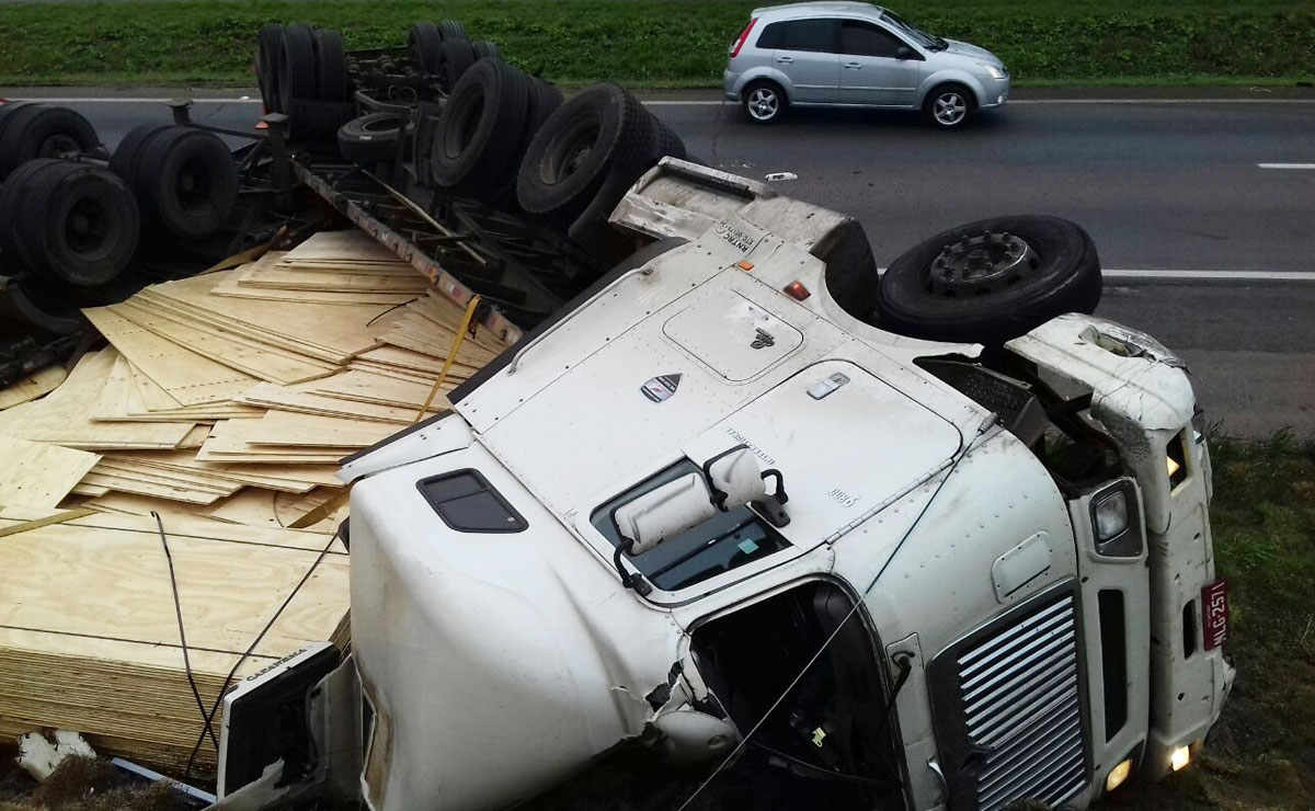 Tombamento-caminhao2