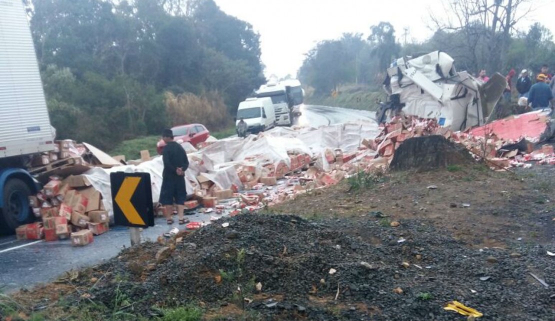Acidente fatal na BR-476, na região da Lapa. Foto: Colaboração