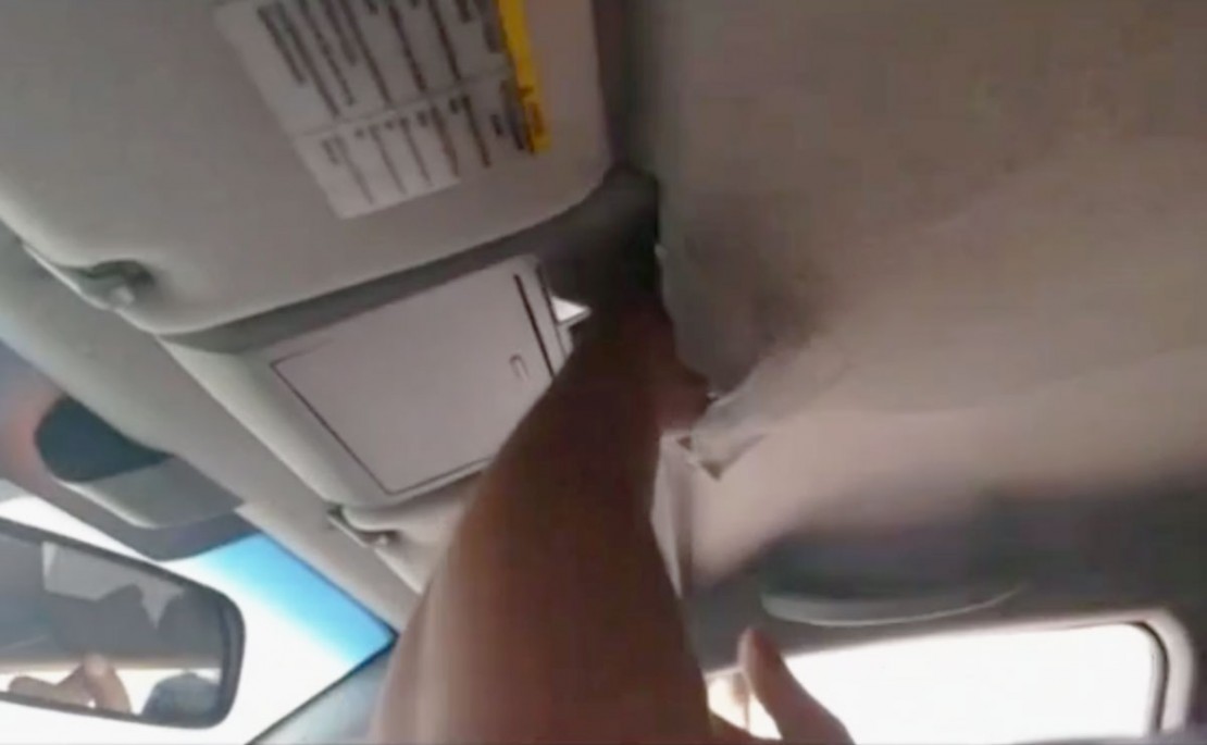 Dinheiro estava escondido no forro de uma caminhonete de Luiz Carlos da Rocha, vulgo “cabeça branca”. Foto: Polícia Federal.