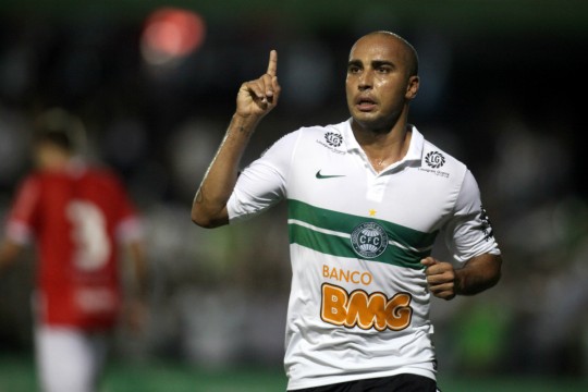 Em 2012, Deivid foi fundamental pro Coritiba permanecer na elite. Foto: Arquivo